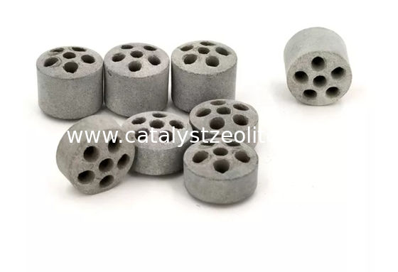 ไฮโดรคาร์บอนและน้ำถูกแปลงเป็นไฮโดรเจน คาร์บอนมอนอกไซด์ คาร์บอนไดออกไซด์ตัวเร่งปฏิกิริยาปฏิรูปท่อ